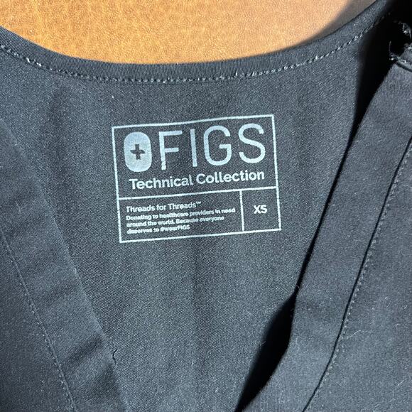 Figs XS Casma Three Pocket Black Scrub Top Short Sleeve FW1100 - Picture 7 of 8